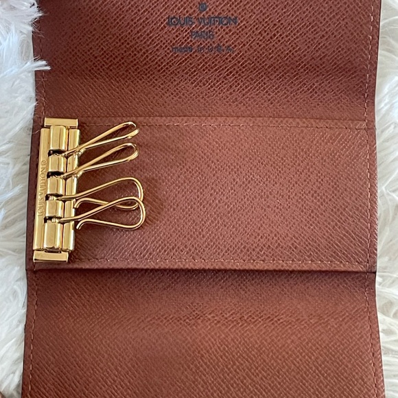Authentic Louis Vuitton 4 key holder Monogram - Picture 11 of 11